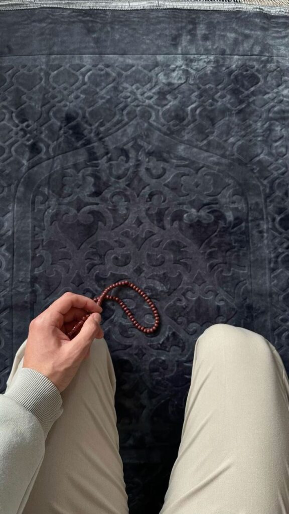 Taraweeh Prayer at Home for Busy Nights (The “Minimum Bar” Routine)