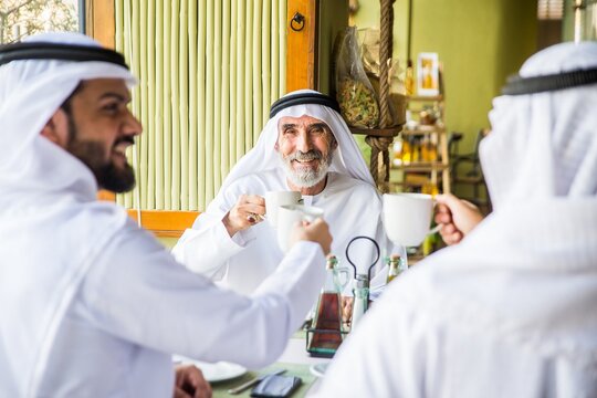 Why Arabic Lessons Are Important for Qatar Residents